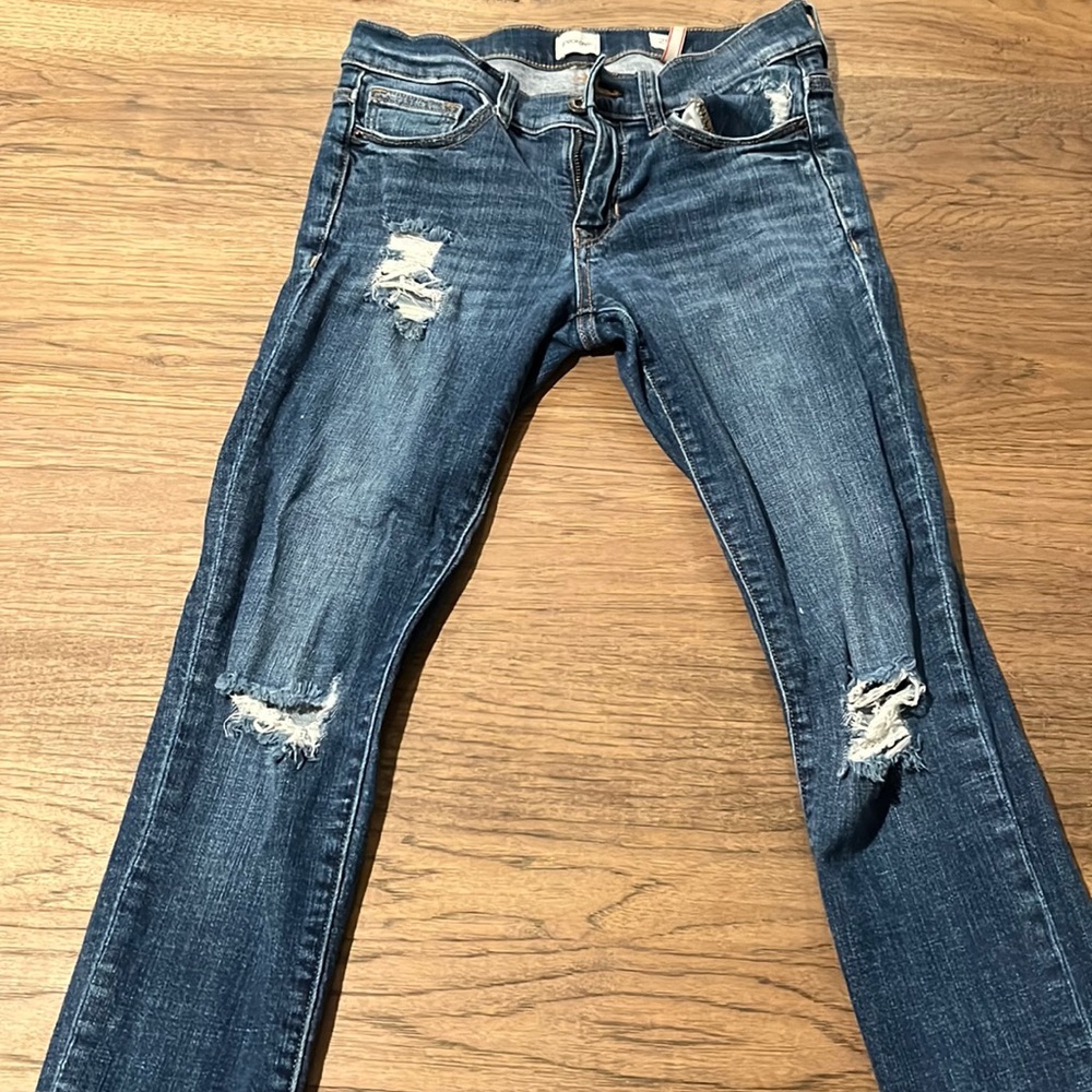 Distressed boyfriend jeans. Excellent condition.